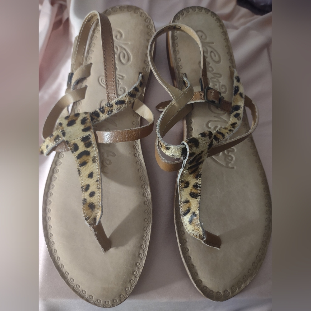 Women's Sandals - Picture 2 of 3